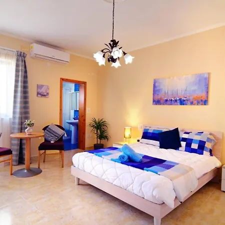 Peaceful Haven With Stunning Views Close To Sea Apartmán *